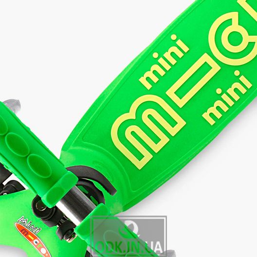 Самокат MICRO серии Mini Deluxe" – Зелений"