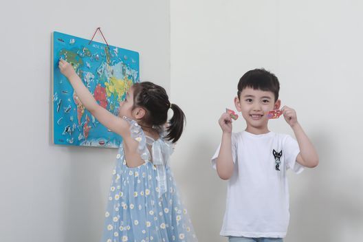Пазл магнітний Viga Toys Карта світу з маркерною дошкою, англійською (44508EN)