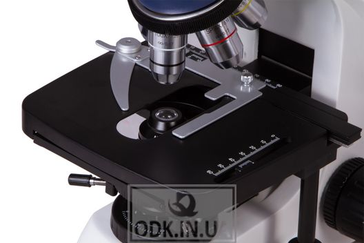 Мікроскоп цифровий Levenhuk MED D30T LCD, тринокулярний
