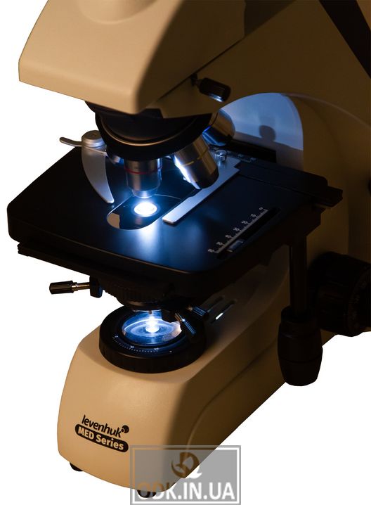 Мікроскоп цифровий Levenhuk MED D30T LCD, тринокулярний